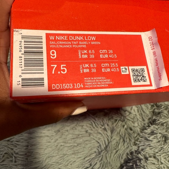 Nike Dunks - Picture 3 of 5